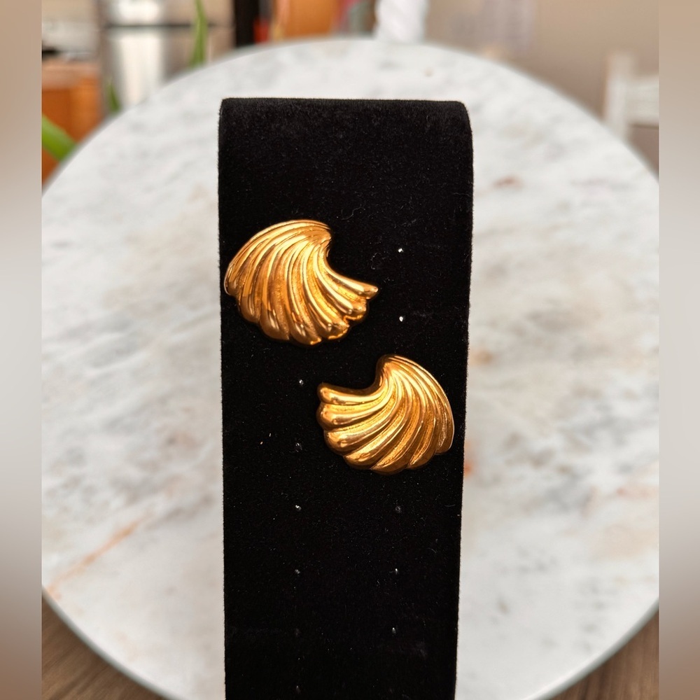 Radiant Gold Shell Earrings